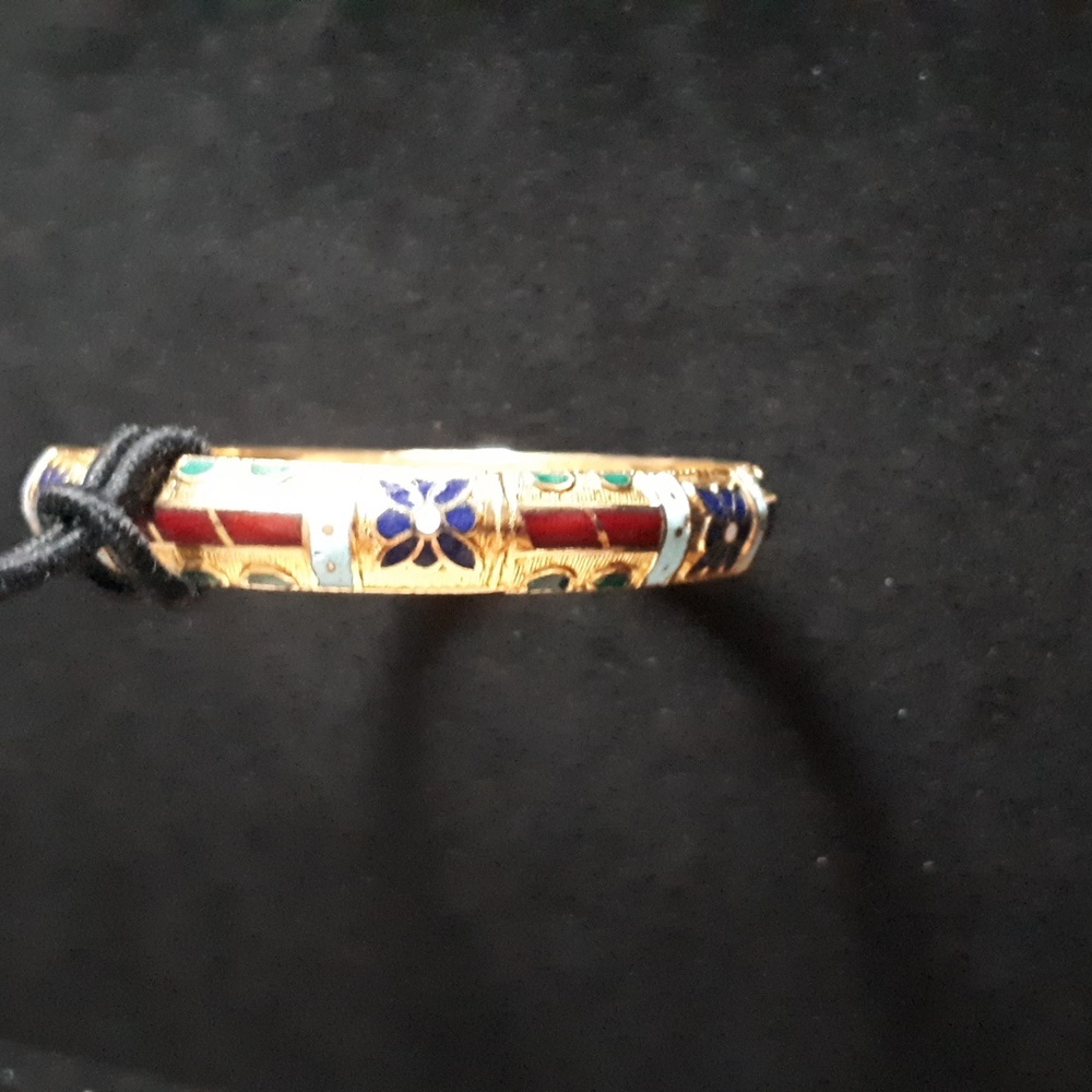 Elegant Gold tone Bangle Bracelet with Colourful Inset Enamel - Picture 4 of 7
